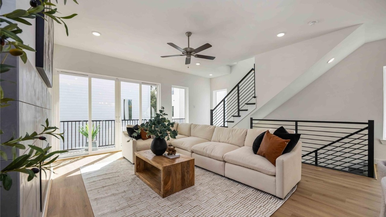 STUNNING home in the HEART of Houston that won't break the bank!