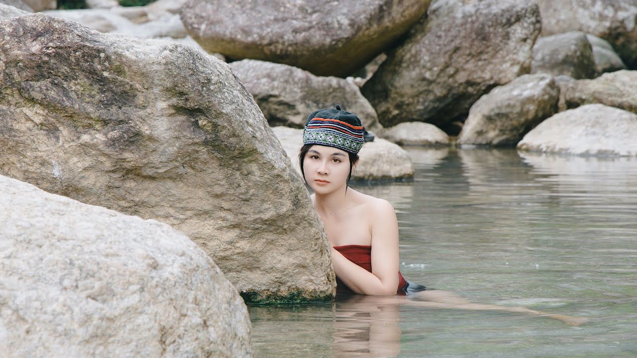 A beautiful pine tree for Christmas. Bathing in hot springs high in the mountains.