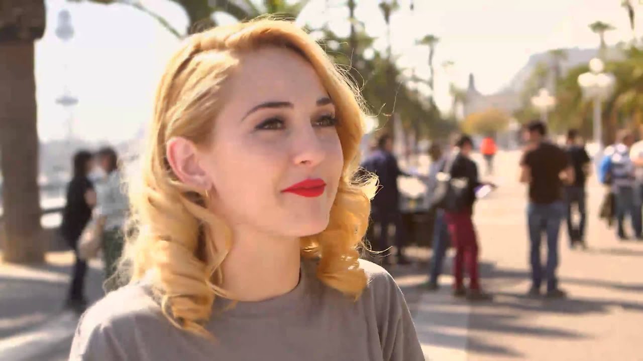 Violetta | Behind the Scenes | Mercedes