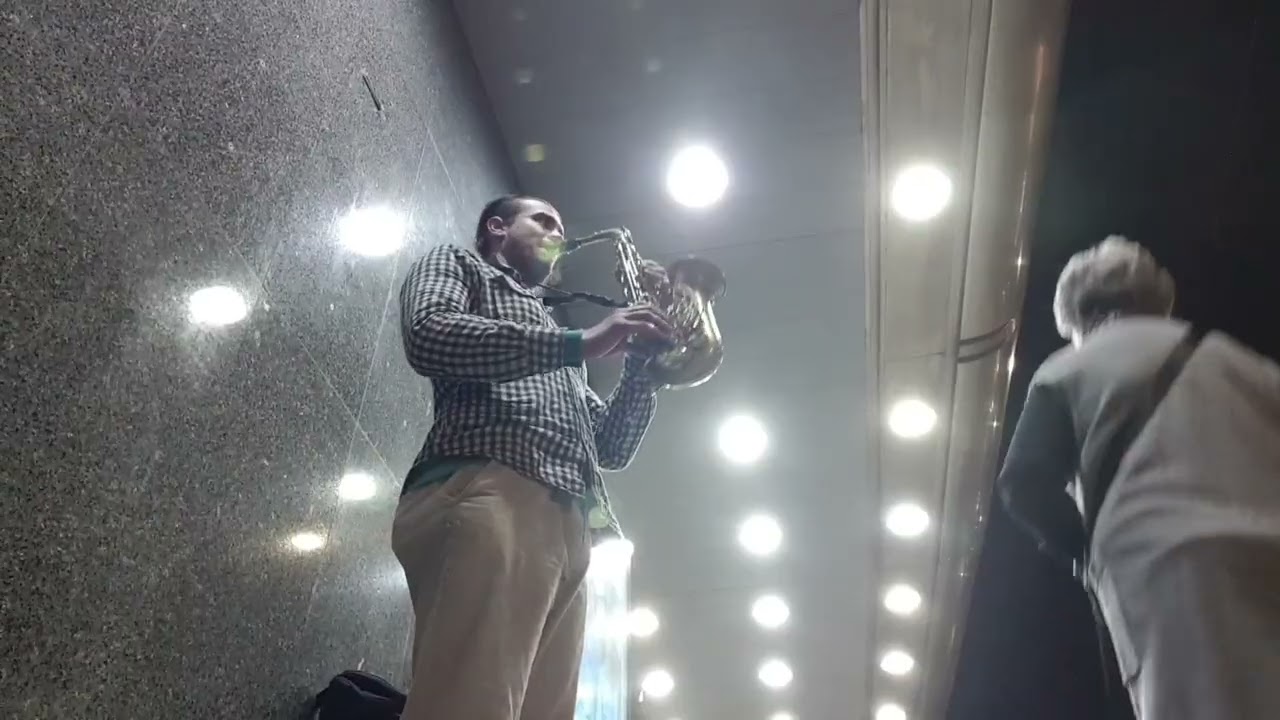Tribute to Charlie Parker on the street 