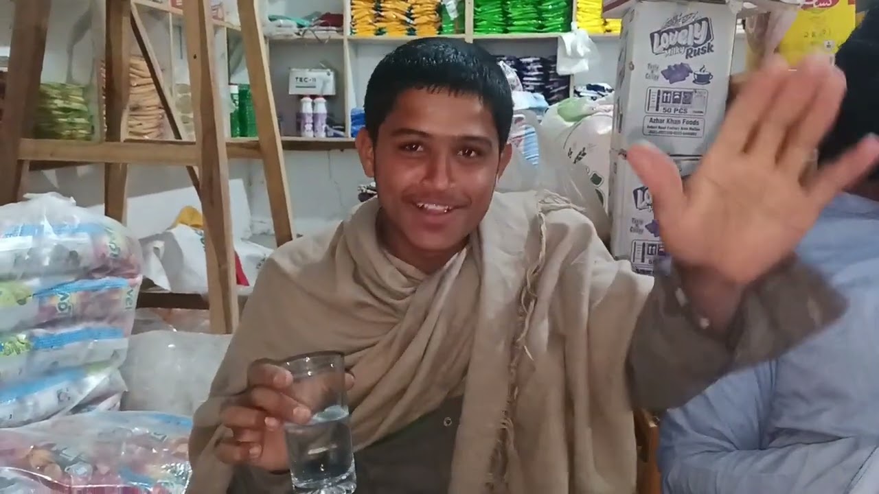 دوستوں کےساتھ فنی ویڈیو 😃😃 ویڈیو ضرور دیکھیں اور لائک کمنٹ شیئر کریں شکریہ ویڈیو کا اینڈ ضرور دیکھیں