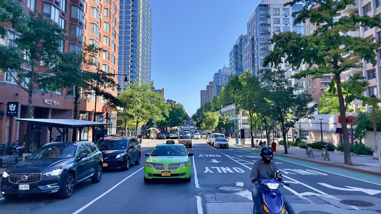 New York City Morning Walk on Columbus Avenue (September 7, 2021)