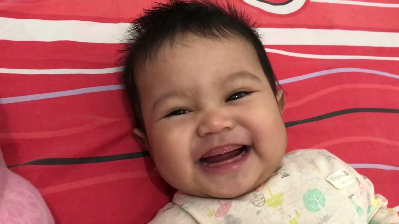 ANAK BAYI ENAM BULAN TERTAWA  // BELAJAR BERBICARA/ LUCU SEKALI