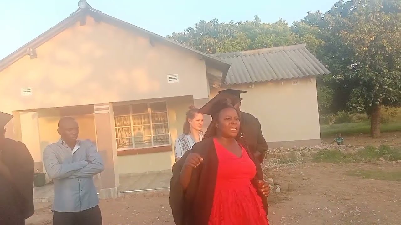 Simplest Graduation Ceremony. No Deco, kungofamba.Thank You VaManzvera nekutora Chimbadzo kwamakaita