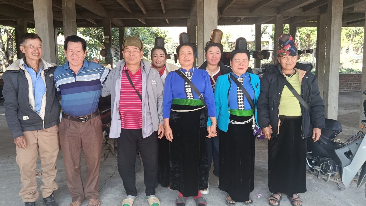 LƯỜNG CHU ĐI THIÊU  BỐ ME ĐI THĂM BẠN MẸ Ở BẢN CỌ TRIÊNG KHƯƠNG 