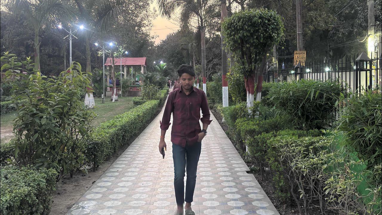 Friend ke sath park…🙂