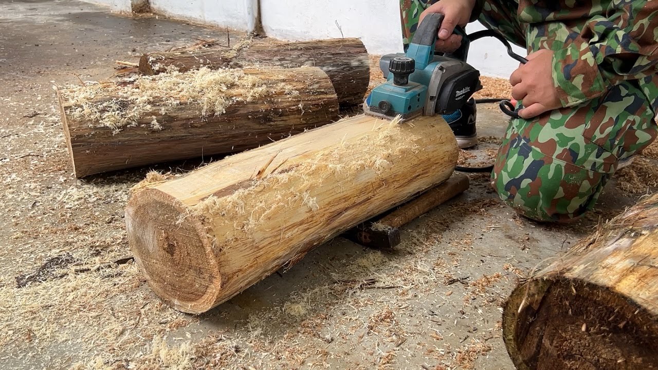 Woodworking Masterpiece With Strange Tree Stump // A Sturdy Wooden Table For The Garden To Look New