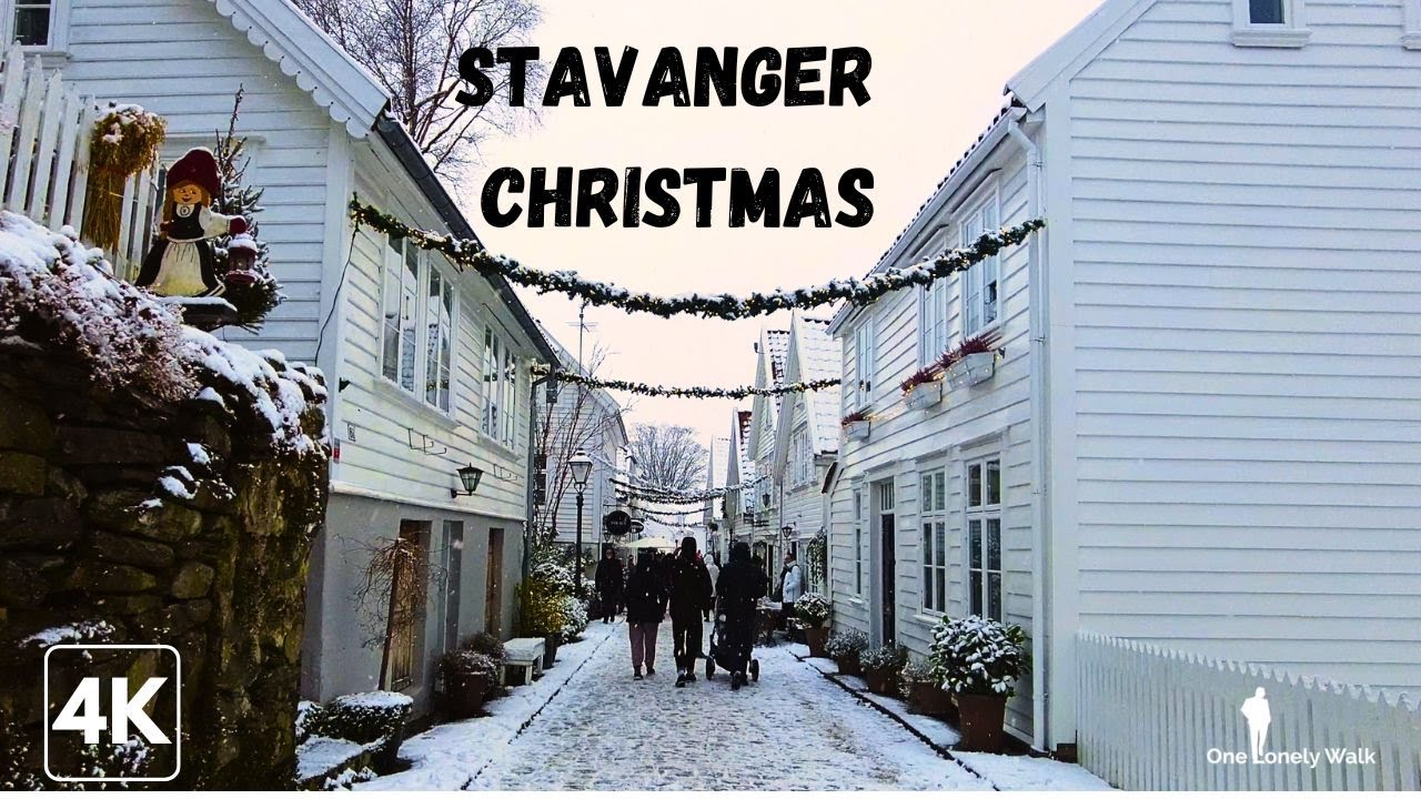 Stavanger's Christmas Magic Unveiled: Exploring the Festive Atmosphere in Narrow Winter Streets!