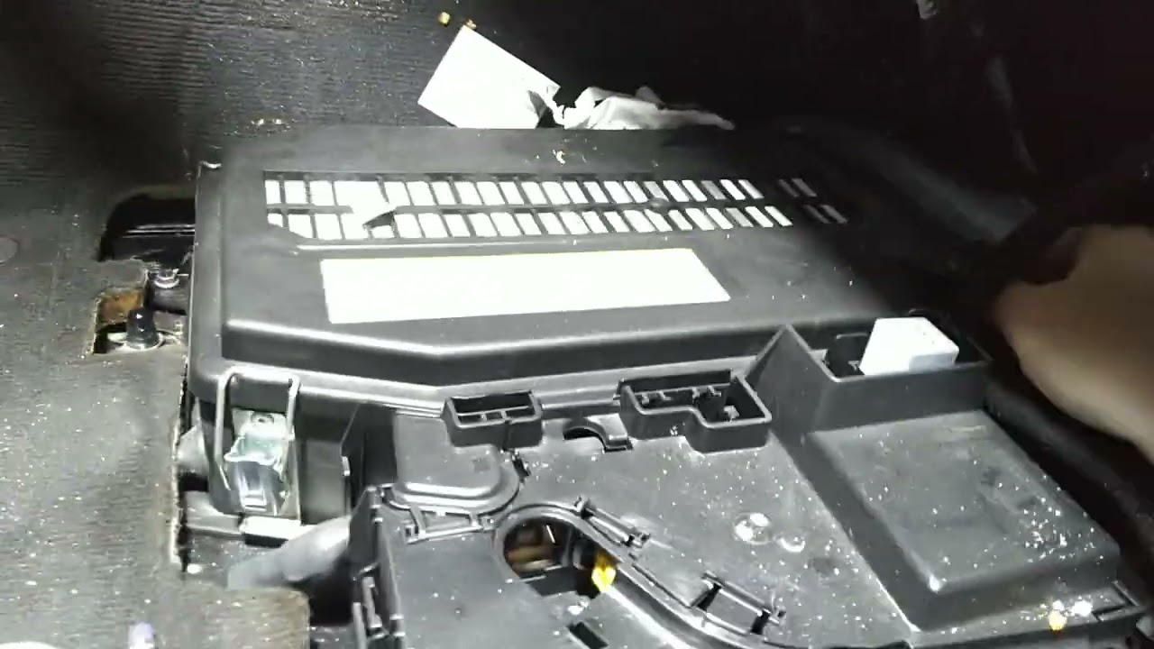 2016 Audi Q7 battery location replacement and tools needed