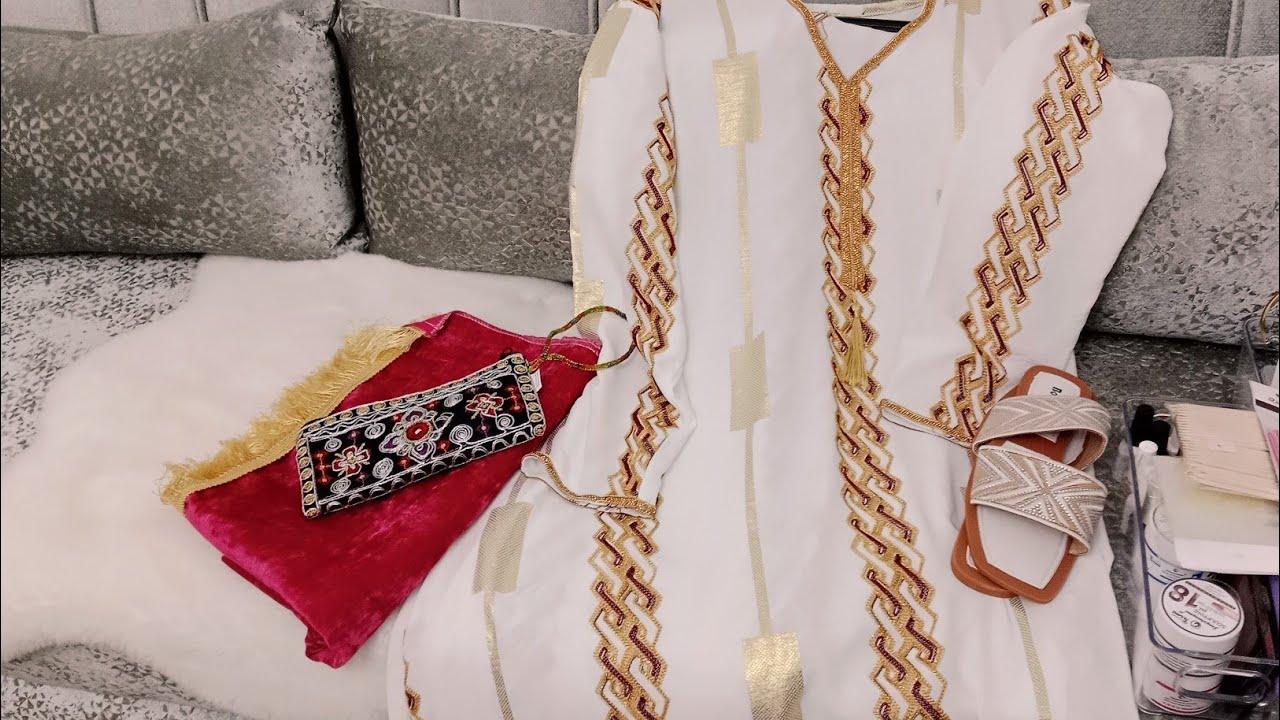 شارك معكم عبايه العيد لطلب الاخوات والاجابه على الاسئله