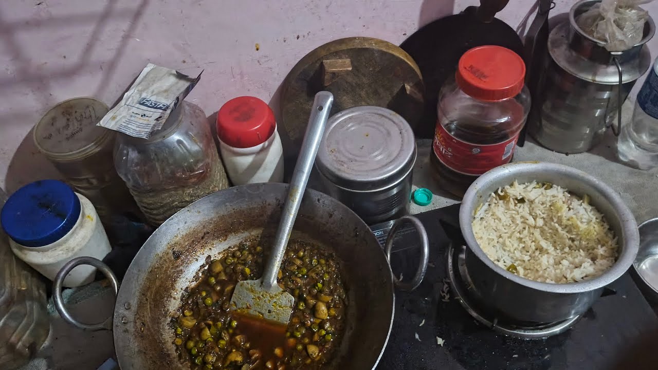 Husband ne bnaya aaj tasty matar mushroom