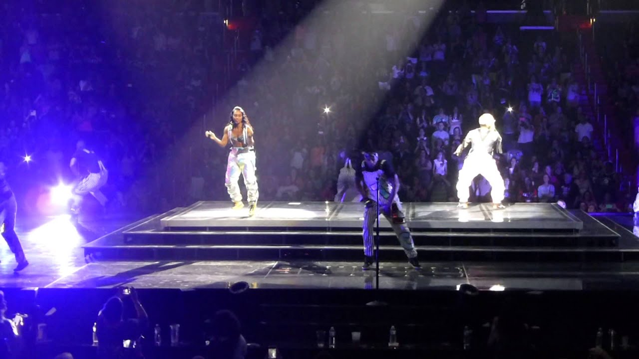 TLC - Intro + What About Your Friends (Main Event Tour D.C. 6-10-15)
