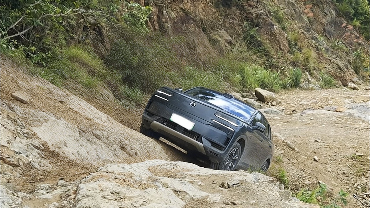 Denza Cars vs Extreme Off Road Hill Climbing Challenge