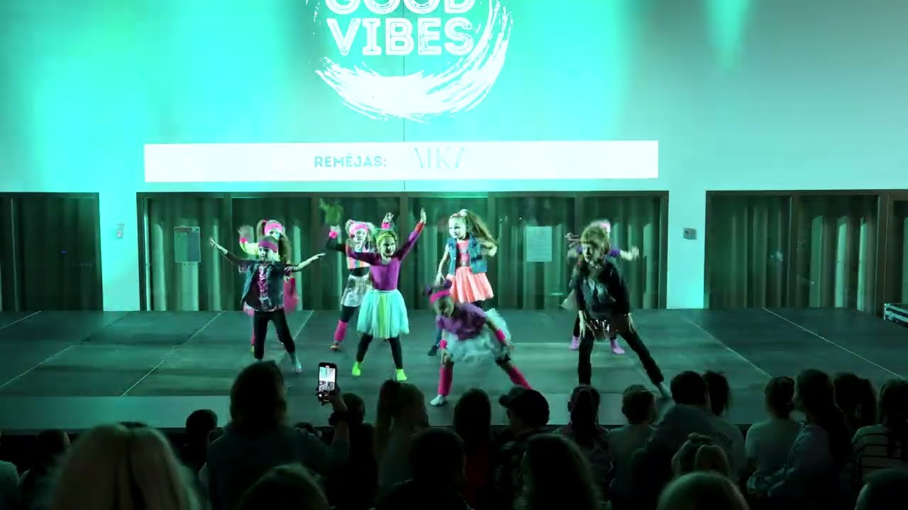 CHRISTMAS VIBES'24 | Good Vibes mažylės | Contemporary dance | Trenerė Giedrė