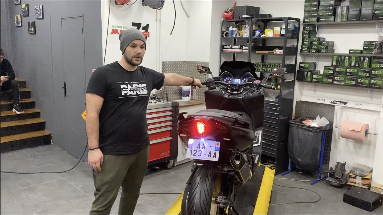 PRÉSENTATION D'UN TMAX 560 PRÉPARÉ PAR RMP WORKSHOP
