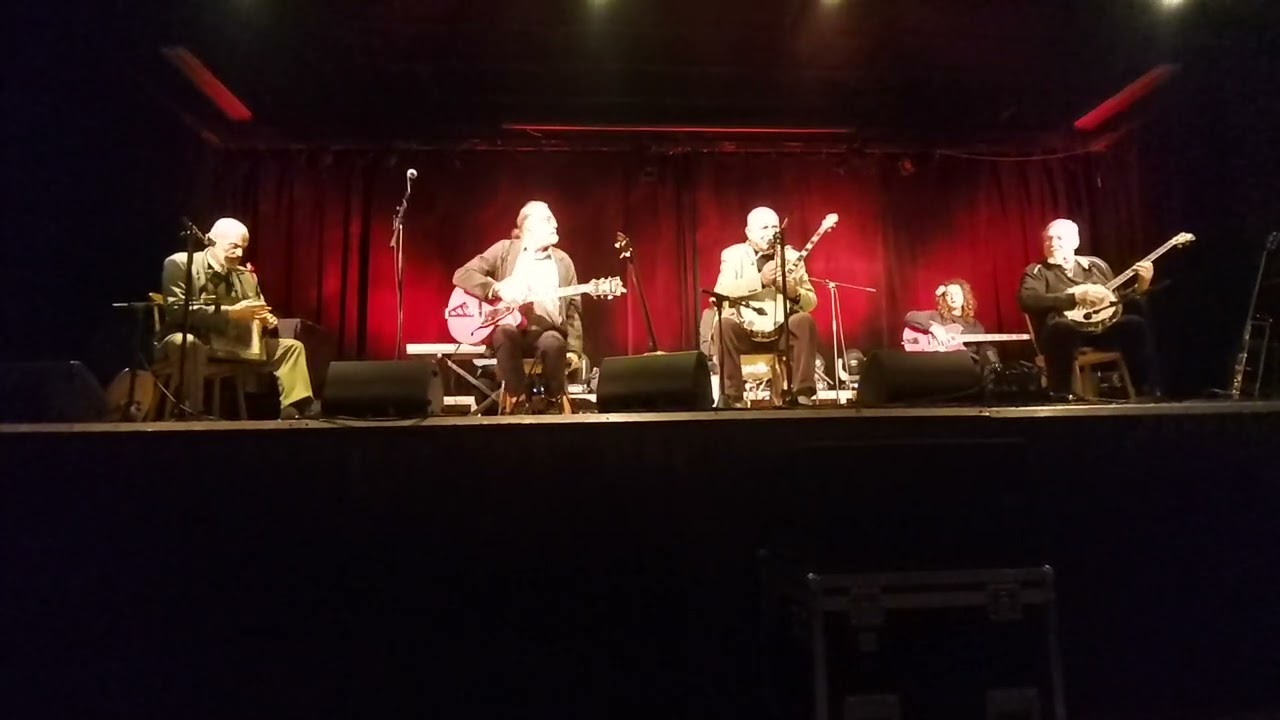 Ivan Ml&aacute;dek - Koukejte vycouvat live