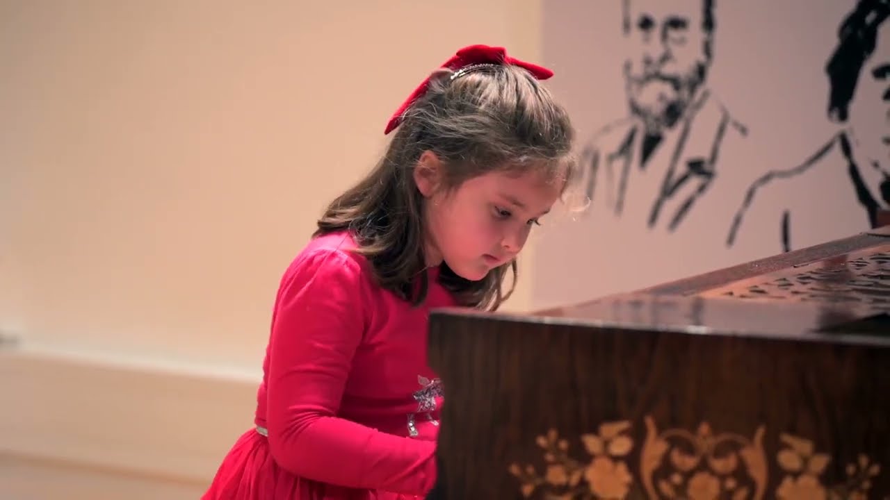 Alicia Barnea Choi performs Clementi's Sonatina in C major op. 36 no. 1 (Allegro)