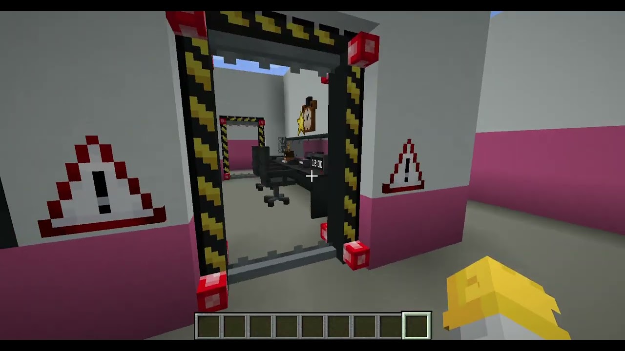 Minecraft show around half build fnaf map(fan made)