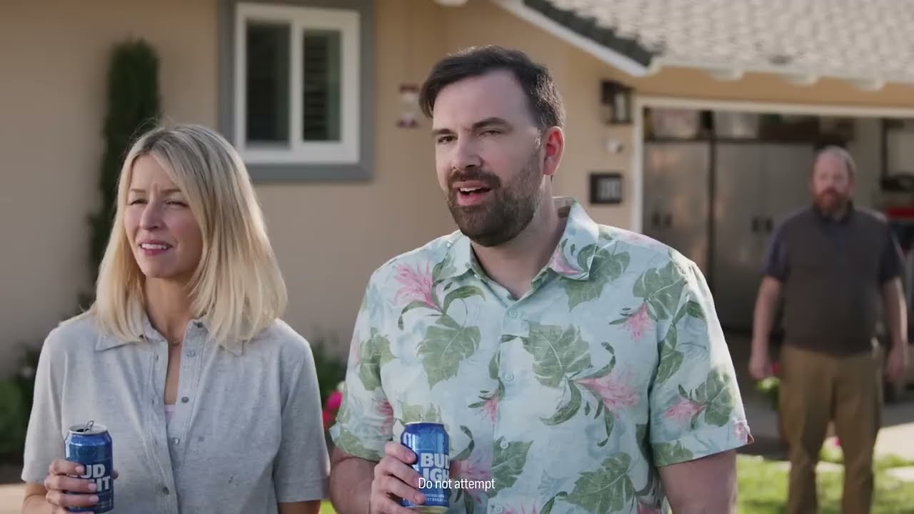 РЕКЛАМА BUD LIGHT SUPER BOWL 2025 BIG MEN В ТУПИКОВОМ ТУПИКЕ Шейн Гиллис, Пост Мэлоун и Пейтон Мэн