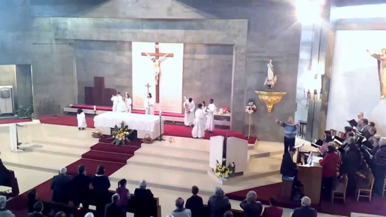 Ao Deus do universo exaltai, Anjos do céu cantai, cantai