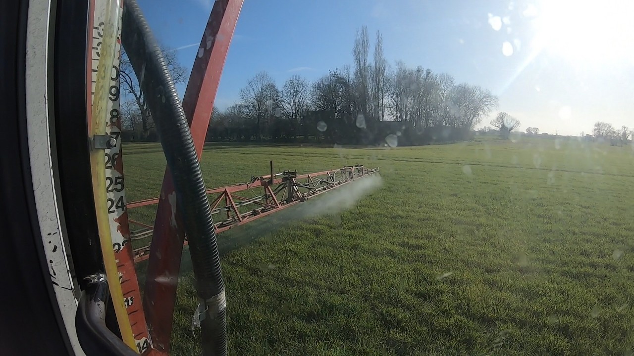 Spraying ,Putting Fert on ,#agriculture #farm #farming