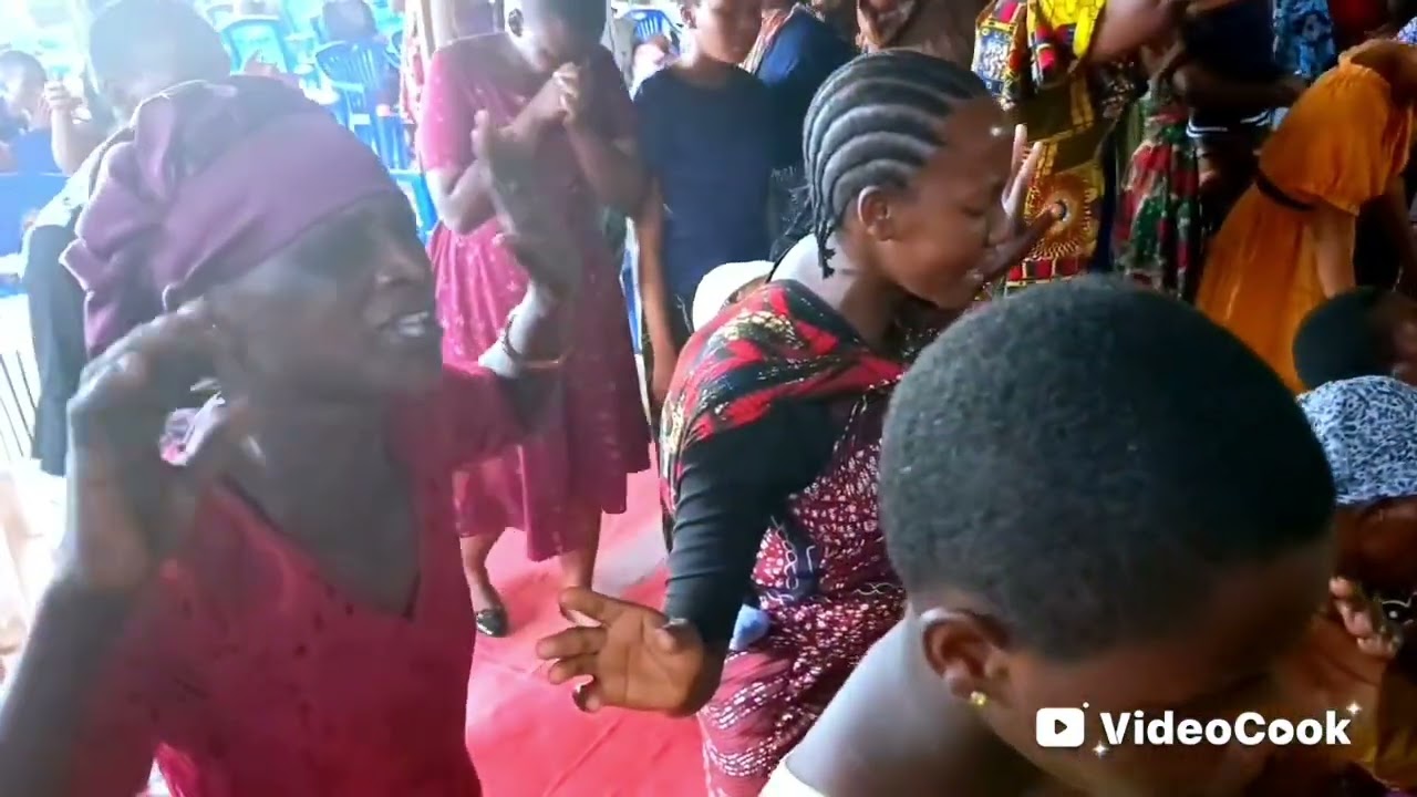 HAKUNA UPENTEKOSTE BILA ROHO MTAKATIFU