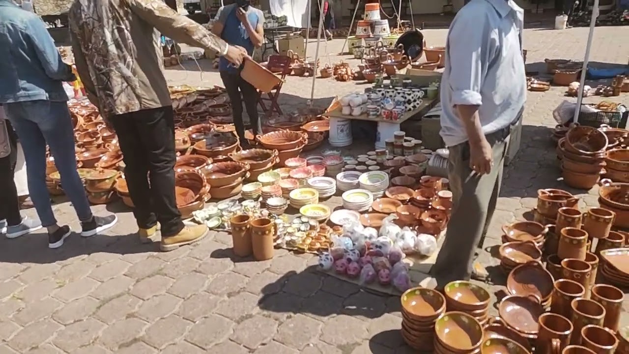 Tianguis tradicional en San Bartolo Cohuecan, Puebla.