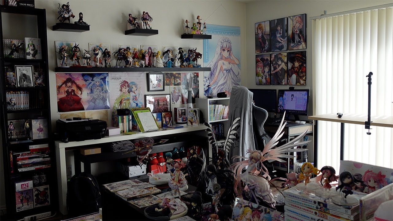 Anime Room Tour + Anime Figure and Manga Collection!