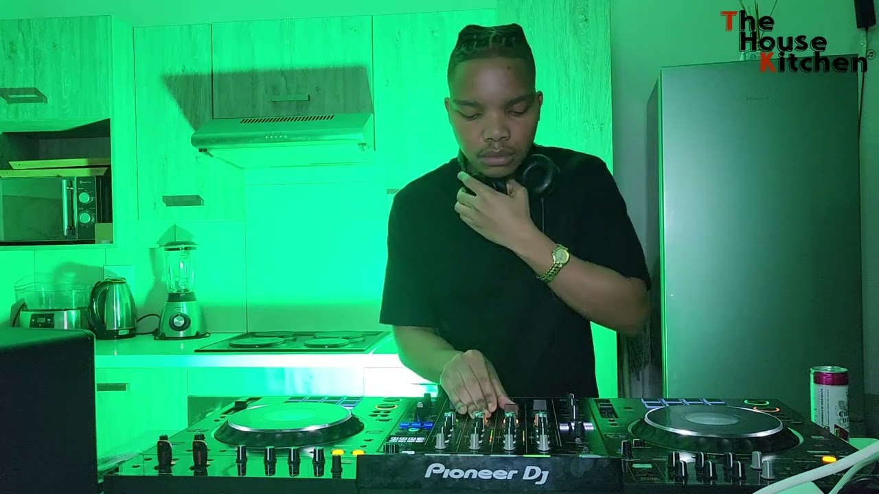 Nostalgia Deep soulful house Tech Mix 2023 Episode 38 mixed by Luigy #TheHouseKitchen