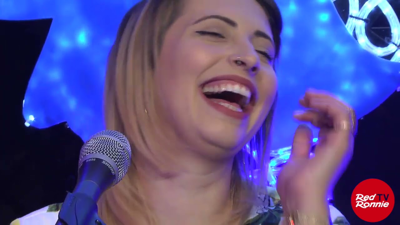 La MANDIROLA con Grazia Di Michele - live al Premiato Circo Volante del Barone Rosso