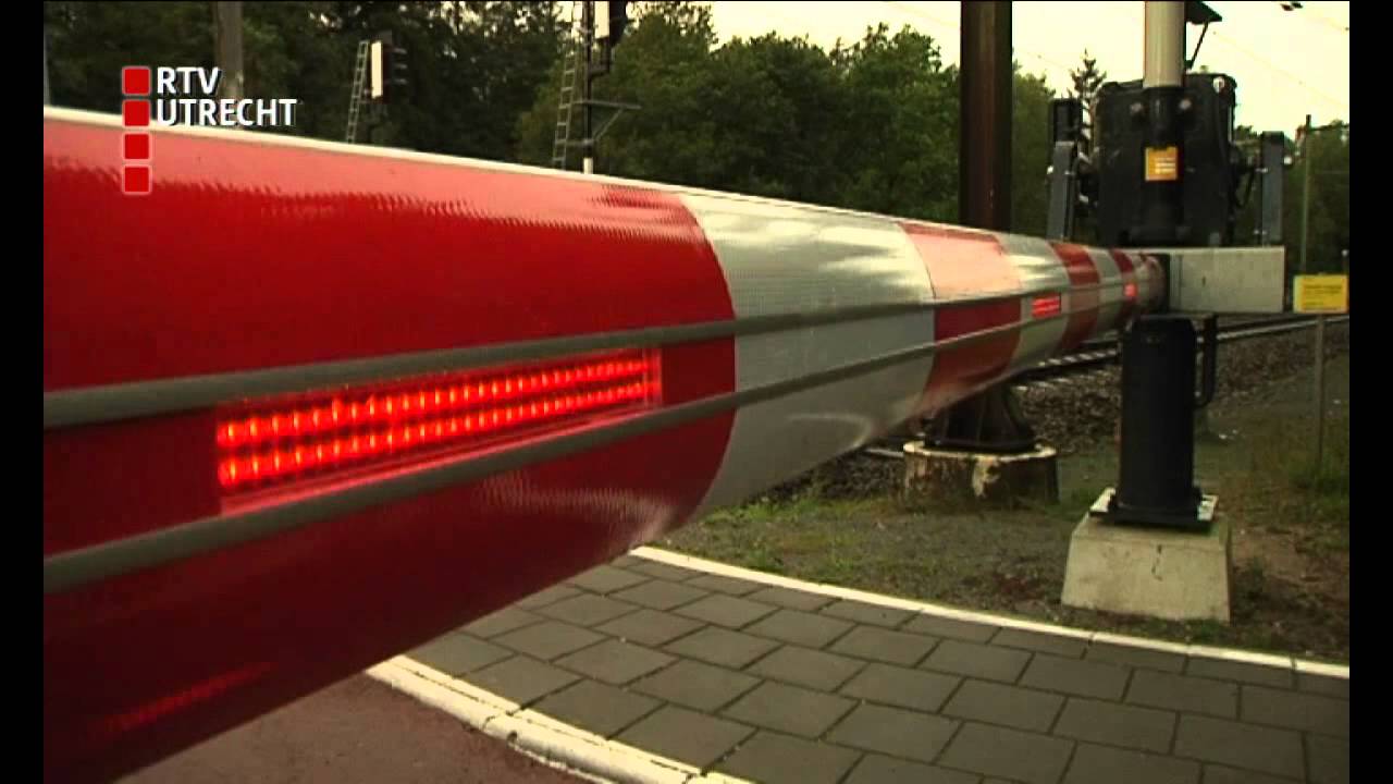 Beroemdheden waarschuwen voor spoorovergangen