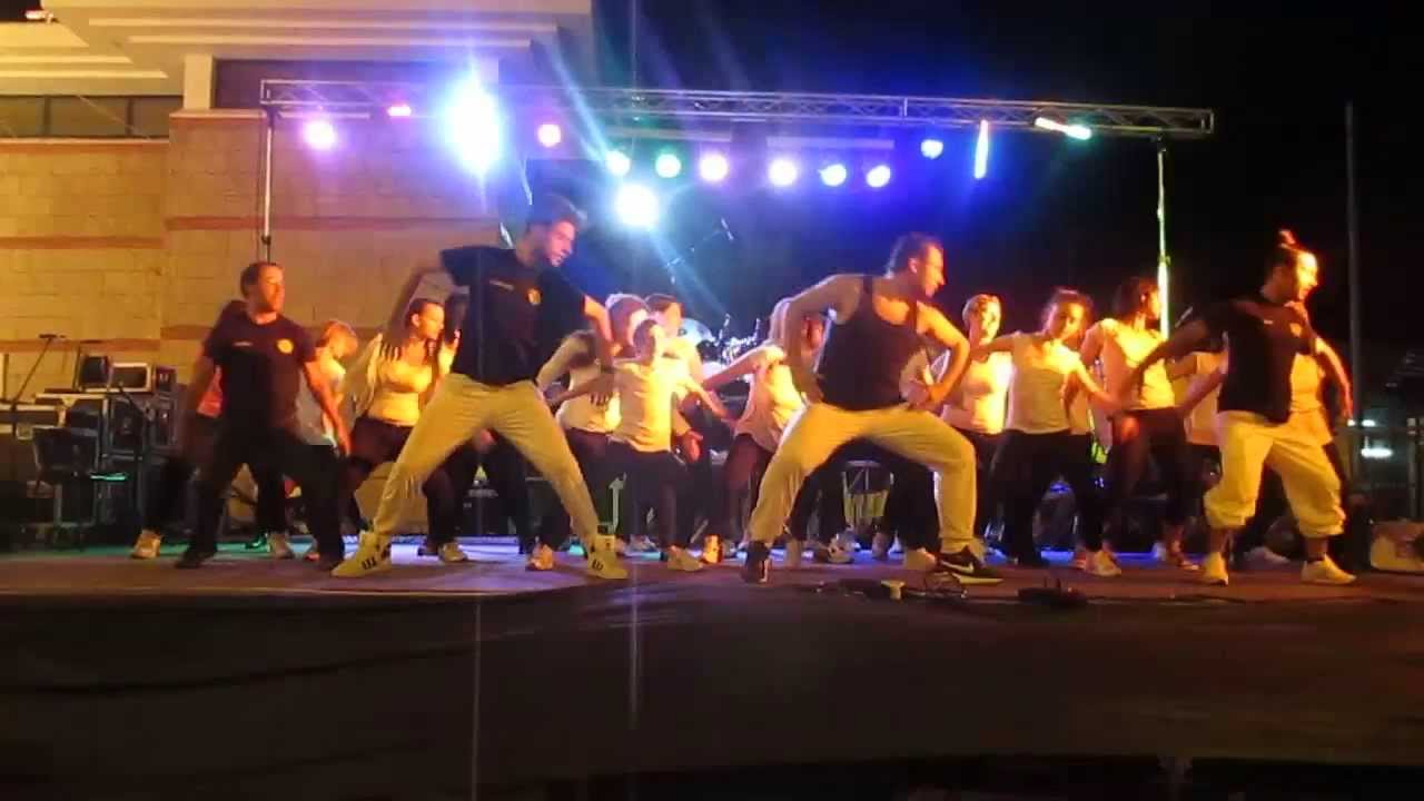 ELLA ME COPIA ZUMBA FITNESS ESIBIZIONE 