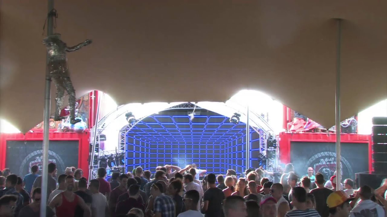 QUINCY ● CIRQUE MAGIQUE /SLASH9.tv