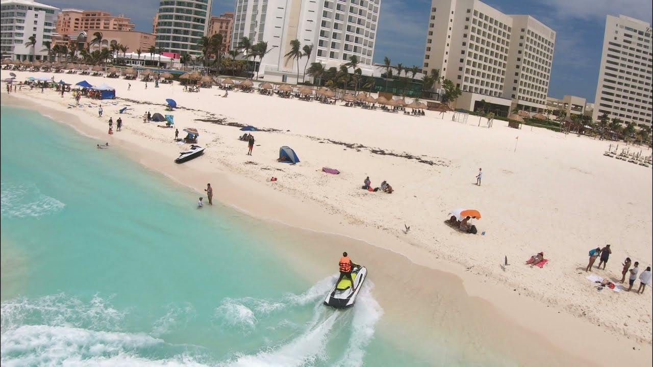 Volando drone en la Playa, Canc&uacute;n