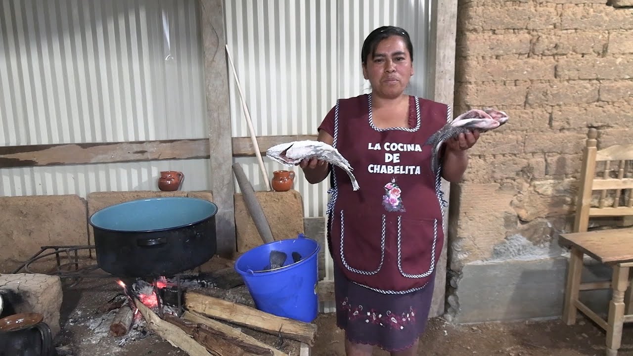🐟🐟Hoy preparé ricas mojarras fritas al mojo de ajo en mi cocinita 😋😋
