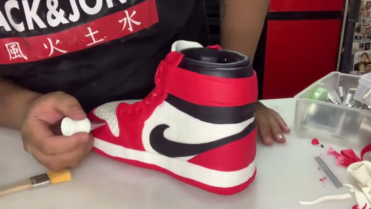 How to make Air Jordan Sneaker cake topper  / tutorial