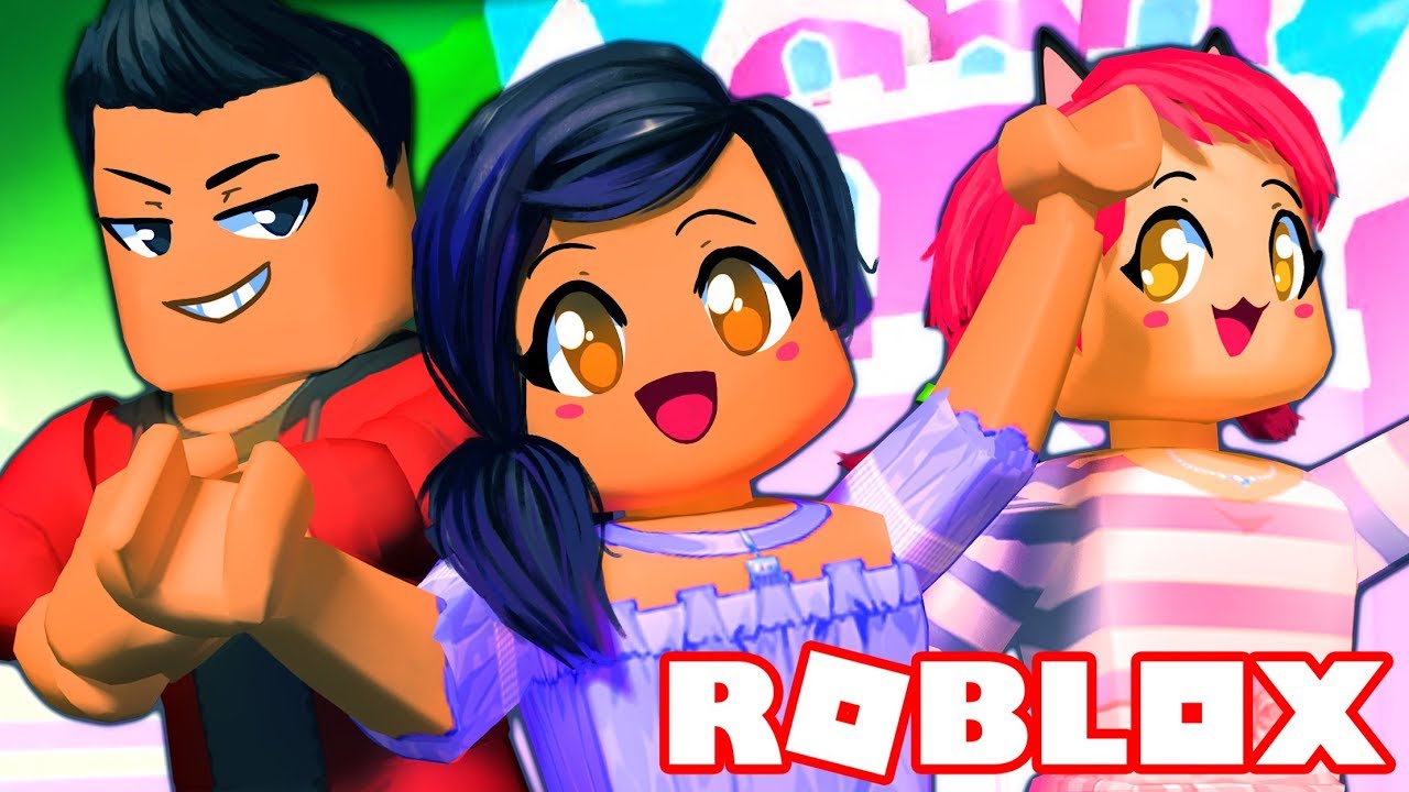 LIVING WITH MY CRAZY FRIENDS | ROBLOX