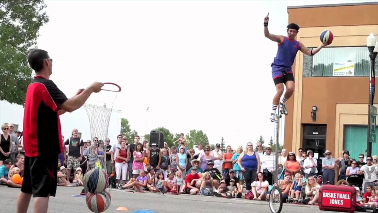 Enthusiastic crowds thrill performers at Centrefest