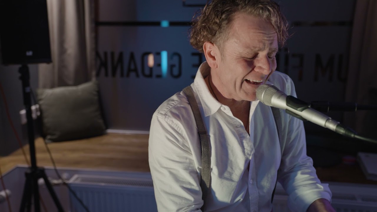 Simon Fetzer interpretiert AUF ANDEREN WEGEN von Andreas Bourani
