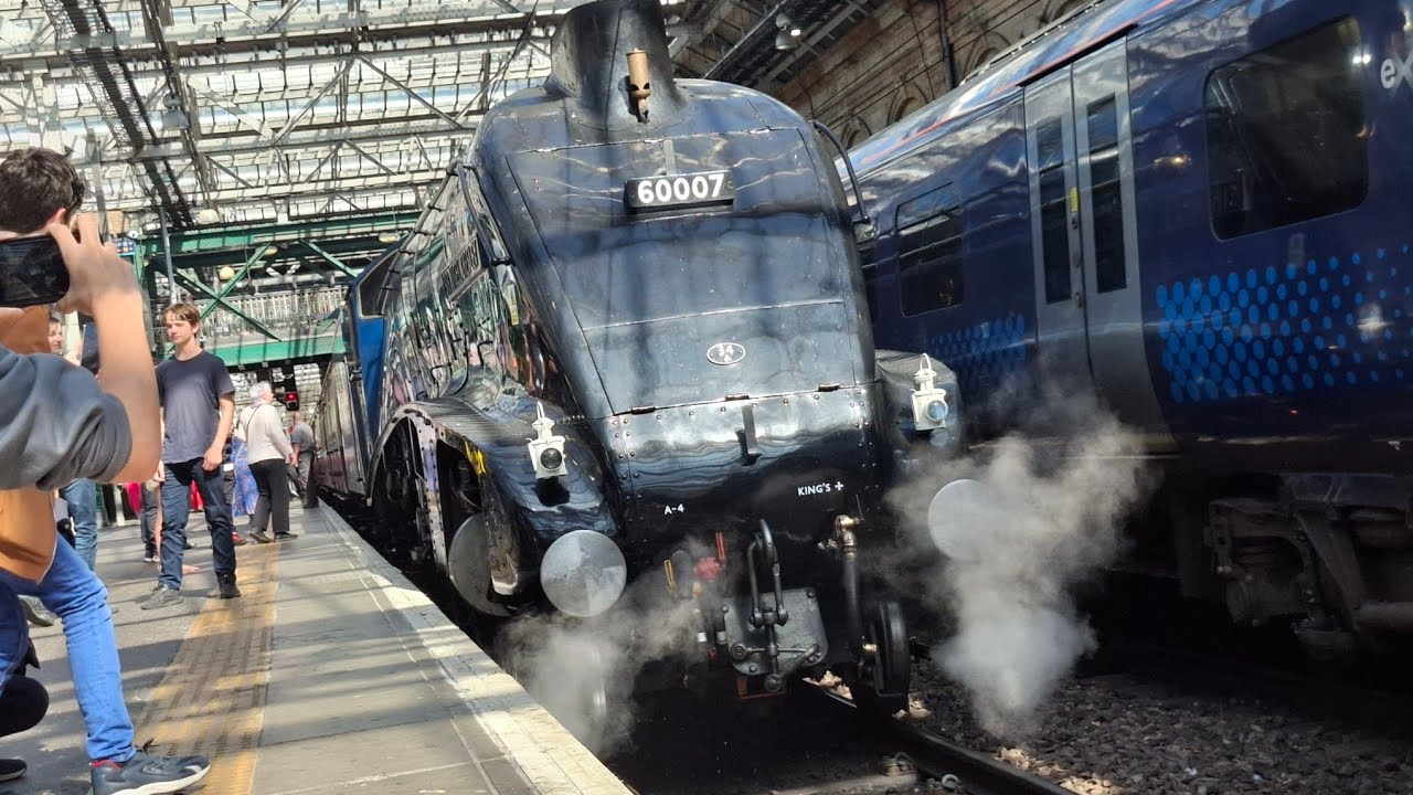 LNER A4 Pacific 60007 'Sir Nigel Gresley' seen at Abington and Edinburgh (16/07/25)