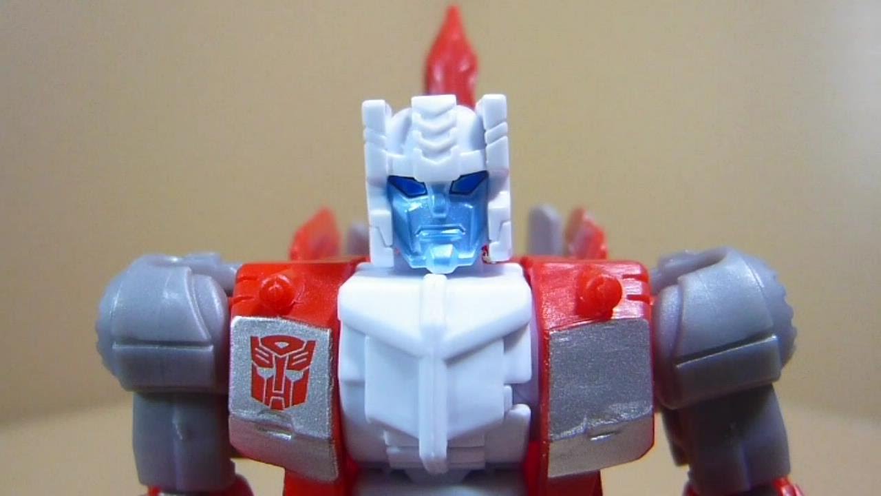 felzbug Reviews Combiner Wars Protectobot Blades