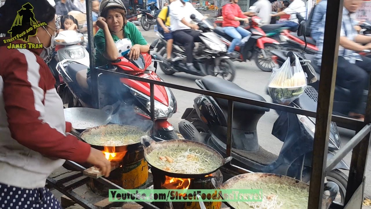 Street Food in SaiGon VietNam - Vietnamese Crepe - Banh Xeo