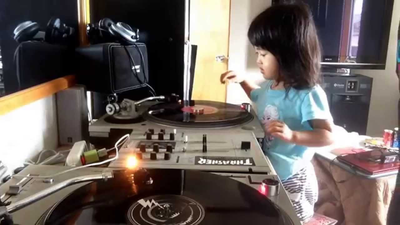 DJ  2枚使い 2歳