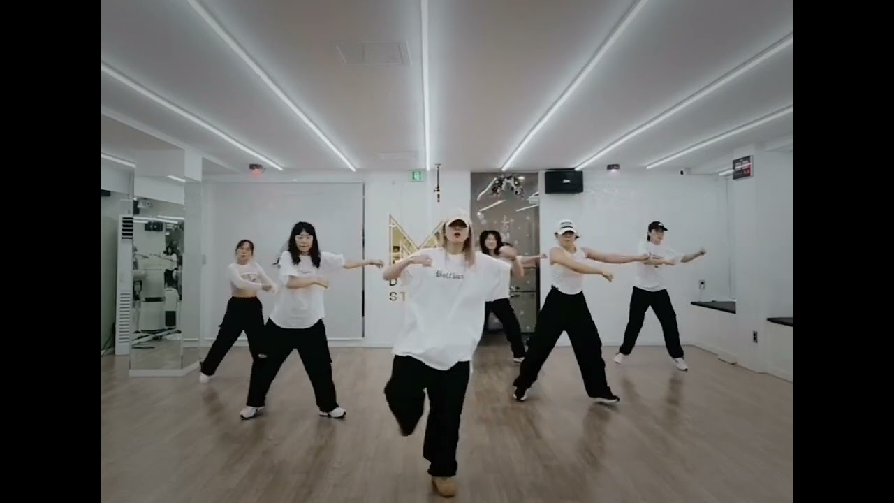 외톨이야/CNBLUE   다이어트댄스 / 근력운동/EY쌤창작/ 한국트레이너진/