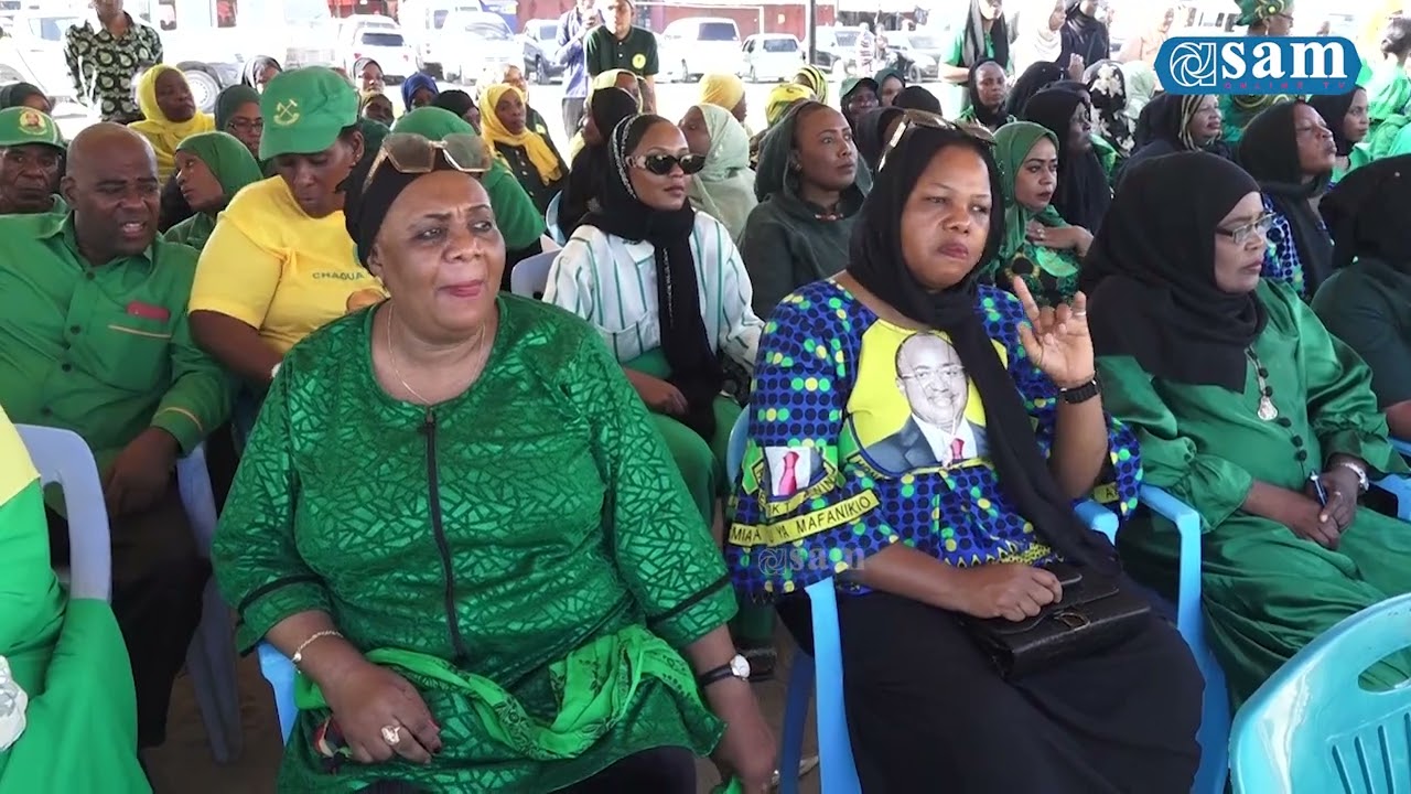 RASMI PELE AKABIDHIWA ILANI YA CCM