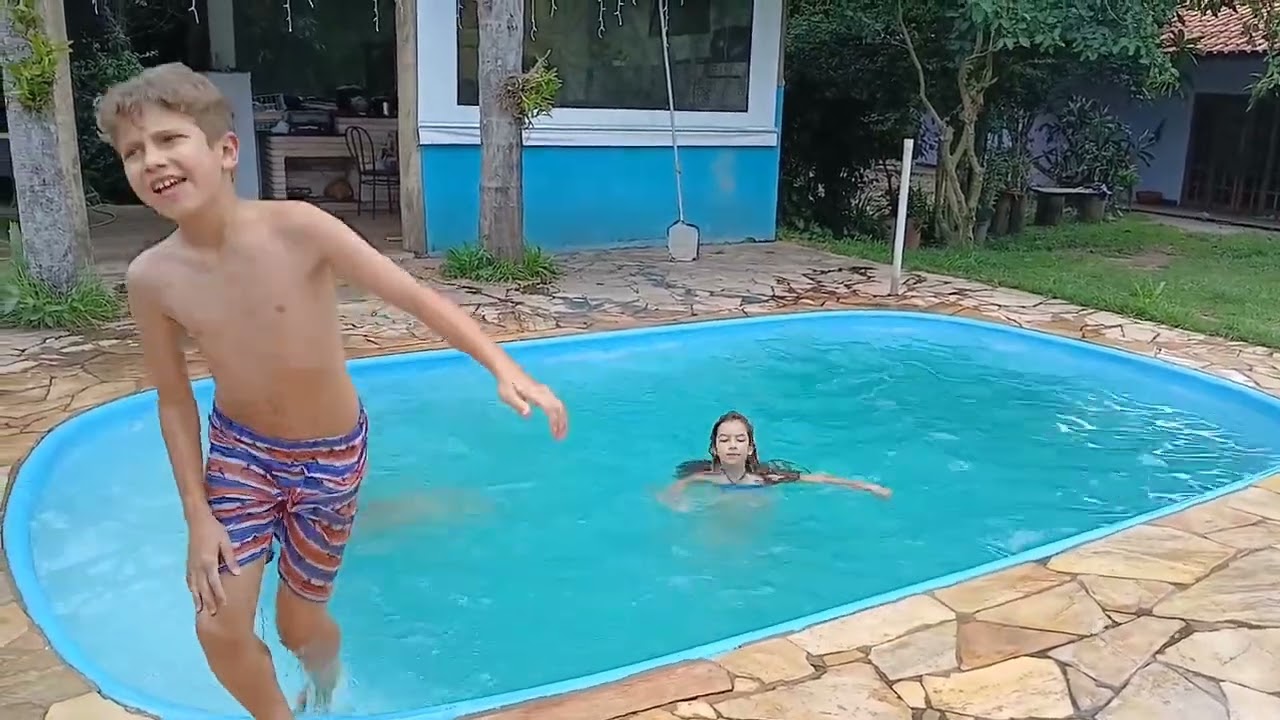 Tubarão e o peixinho