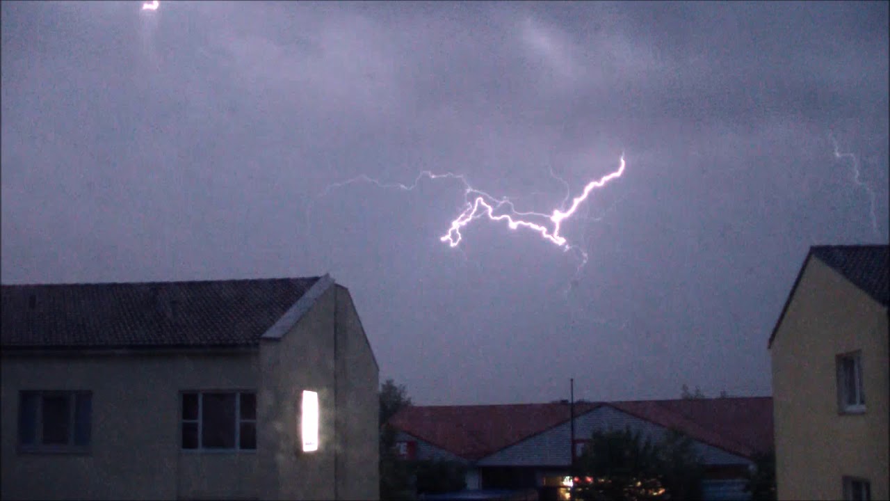 Heftige Gewitter, Blitzeinschläge, Hagel und Überschwemmungen in Bayern - 13. Mai 2018