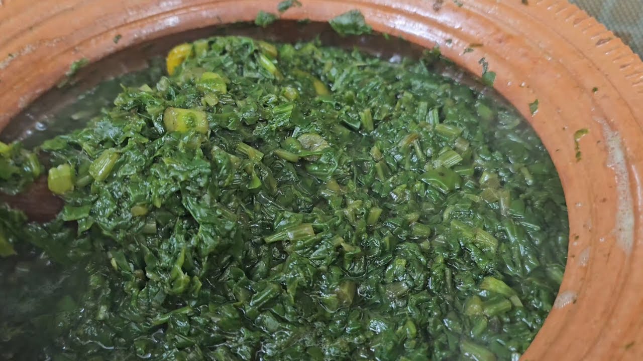 Homemade Saag | Old-School Punjabi Taste