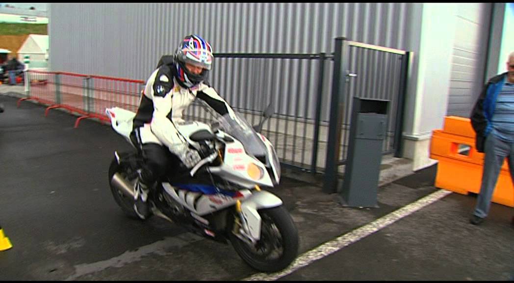 Une stagiaire au stage de pilotage moto 