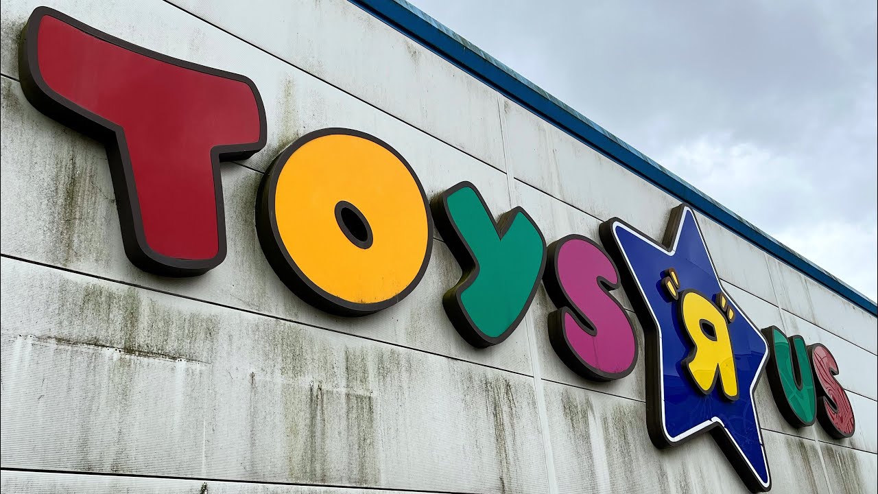 ABANDONED Toys R Us - Milton Keynes | What Did I Buy From The LEGO Store?